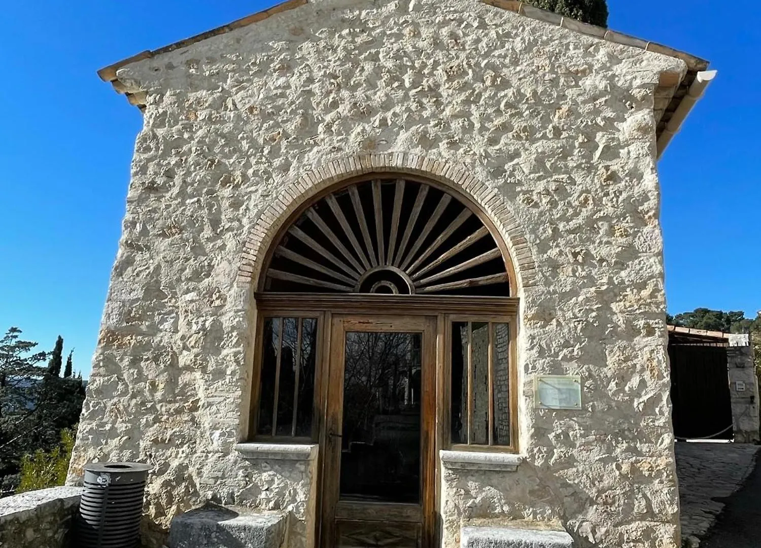 Au Pied Des Baous Bed and Breakfast Vence 0*,  Frankrike